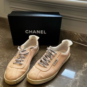 Chanel canvas sneakers sz 41